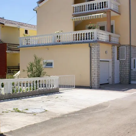 Apartment 4172a *