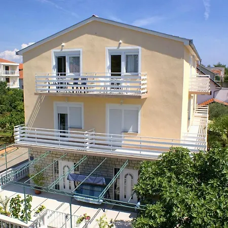 4172a Apartment